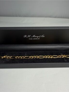 Mens 10K Yellow Gold Figaro Link Chain Bracelet 8 inch New With Box Macy's